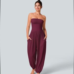 Ribbed Tube Backless Side Pocket Casual
Jumpsuit Size Medium Maroon